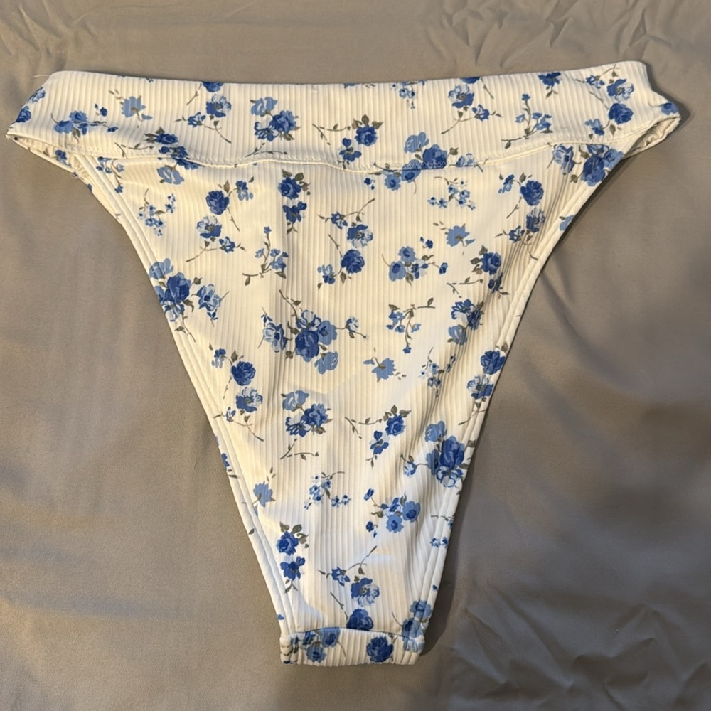 Hollister Blue and White Floral Bikini Bottoms - Picture 2 of 4